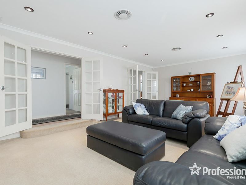 12B Atkinson Gardens, Leeming
