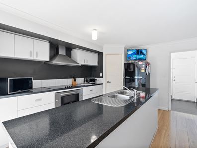 6 Wildlife Way, Southern River WA 6110