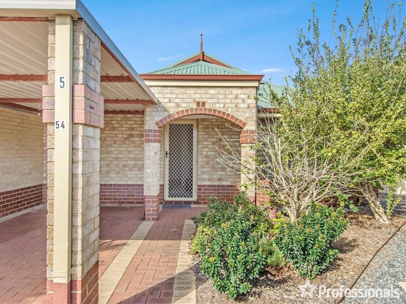 5/54 Gnangara Drive, Waikiki