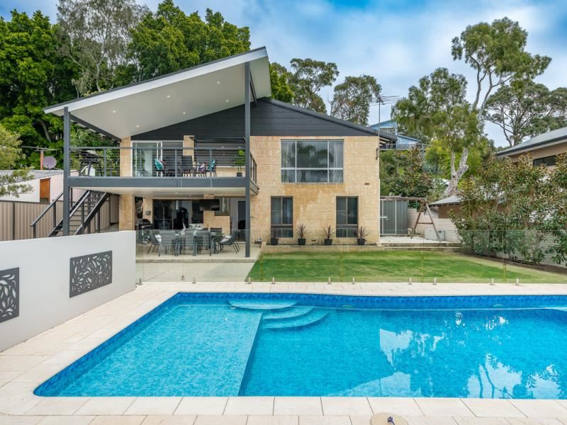 12 Ridge Street, Wembley Downs