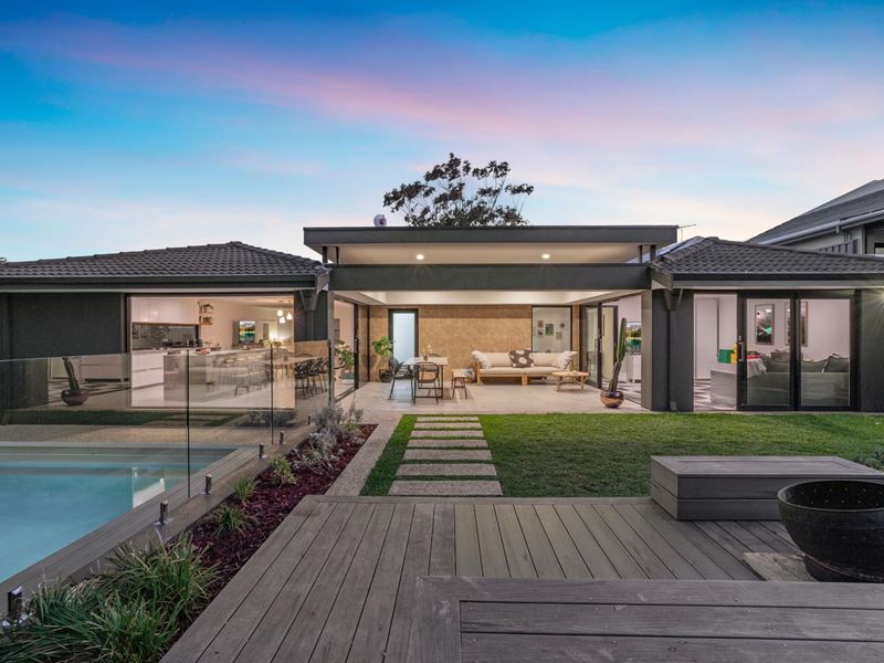 16 Tandarra Place, Wembley Downs