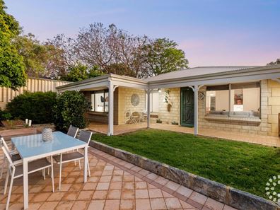 6 Boas Place, Hilton WA 6163