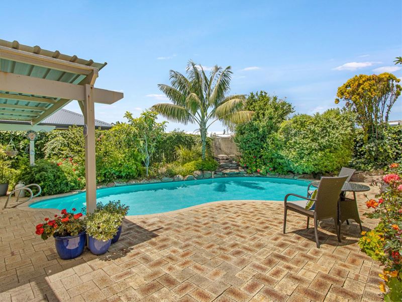 15 Ocean Place, Waikiki