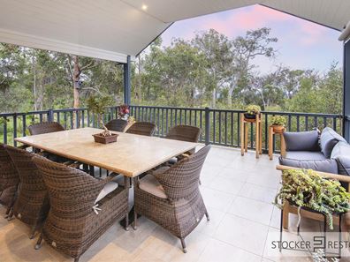 16 Rocky Place, Quedjinup WA 6281