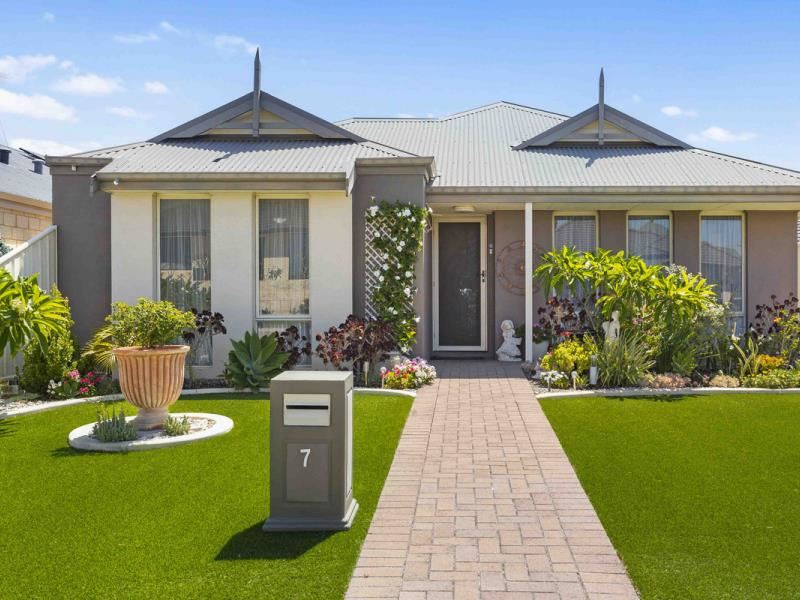 7 Lascelles Circus, Lakelands