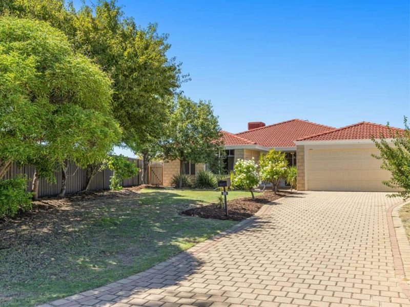 13 Greencroft Gardens, Warnbro WA 6169