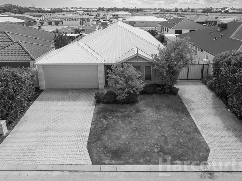 15 Bamburgh Turn, Meadow Springs