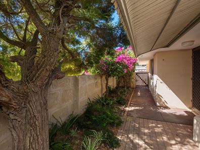 1/271-273 Preston Point Road, Bicton WA 6157