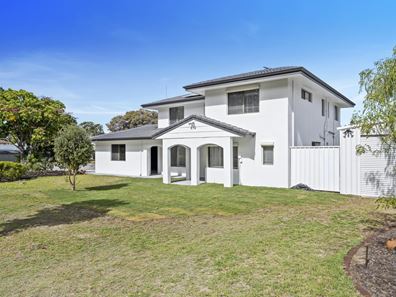 1 Yamba Court, Halls Head WA 6210