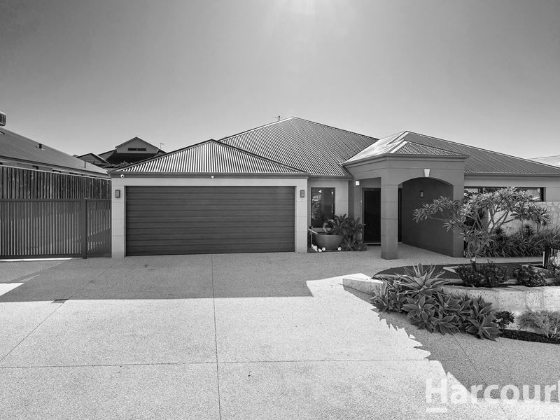 12 Torwood Edge, Halls Head WA 6210