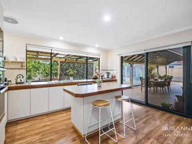 27 Emerald Court, Maida Vale WA 6057