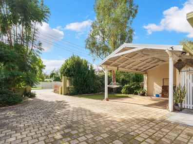 10 Pine Tree Close, Armadale WA 6112