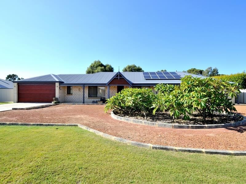 27 Lombadina Parade, Secret Harbour