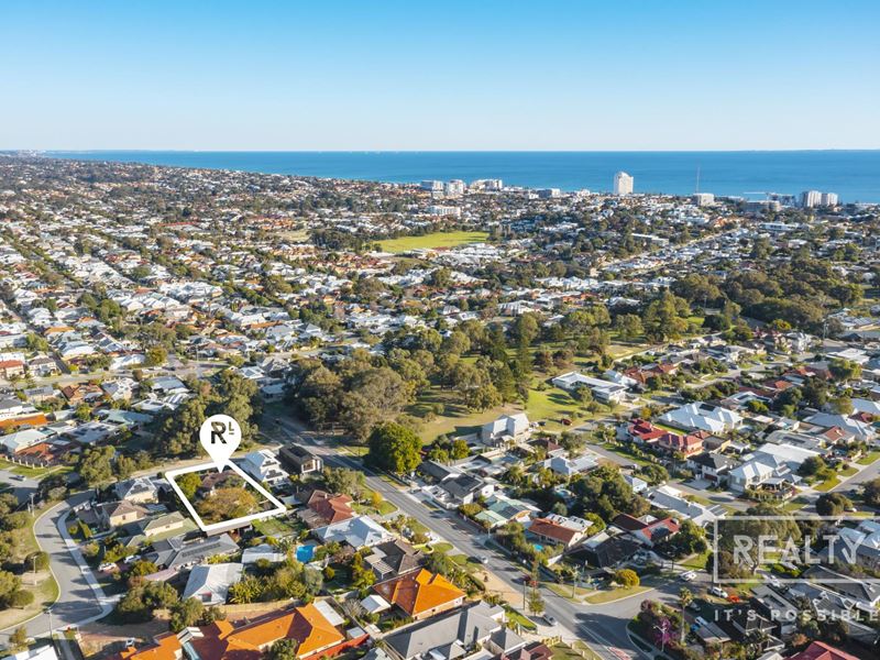 4 Wheeler Road, Karrinyup