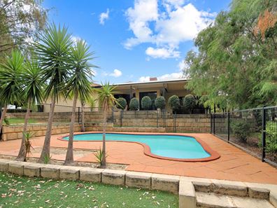 14 Longshore Place, Leschenault WA 6233