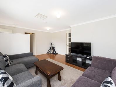 13 Hillview Rise, Cooloongup WA 6168