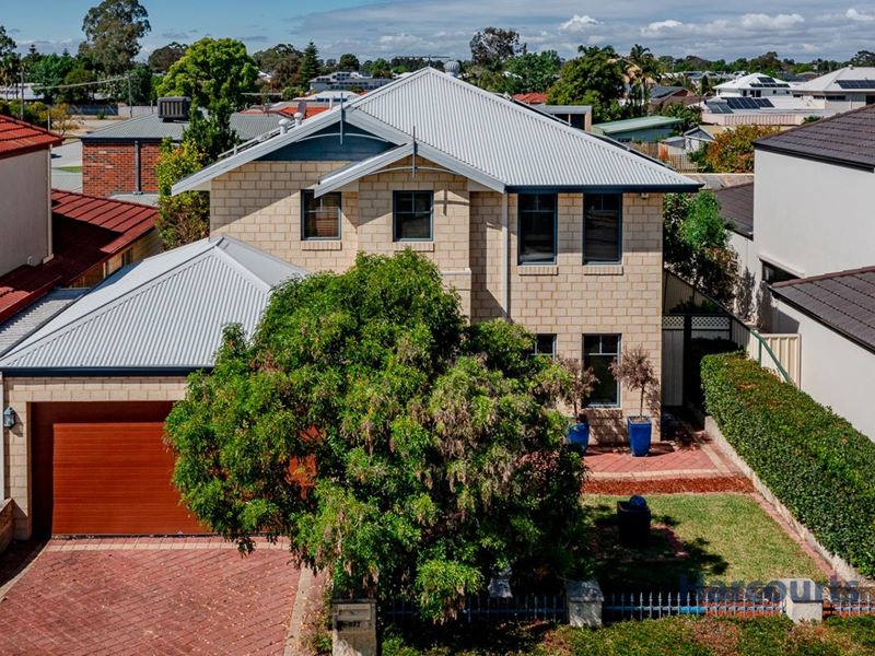 237 Corinthian Road East, Riverton
