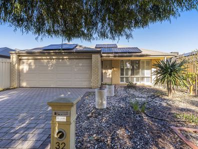 32 Lorne  Bend, Secret Harbour WA 6173