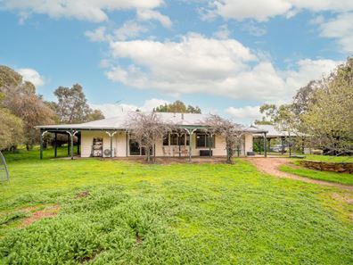 44 Reservoir Street, Chidlow WA 6556