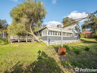 15 Throssell Road, Greenmount WA 6056