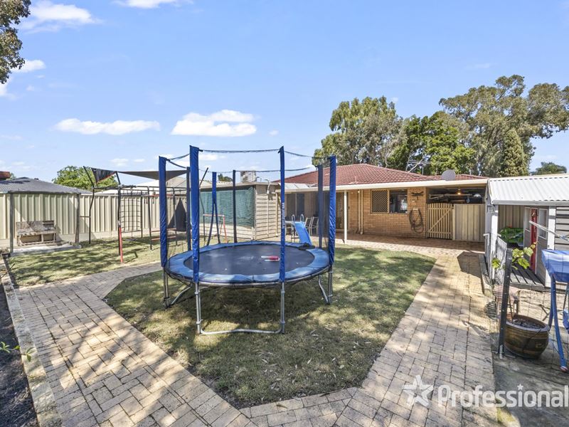 7 Fussel Green, Stratton