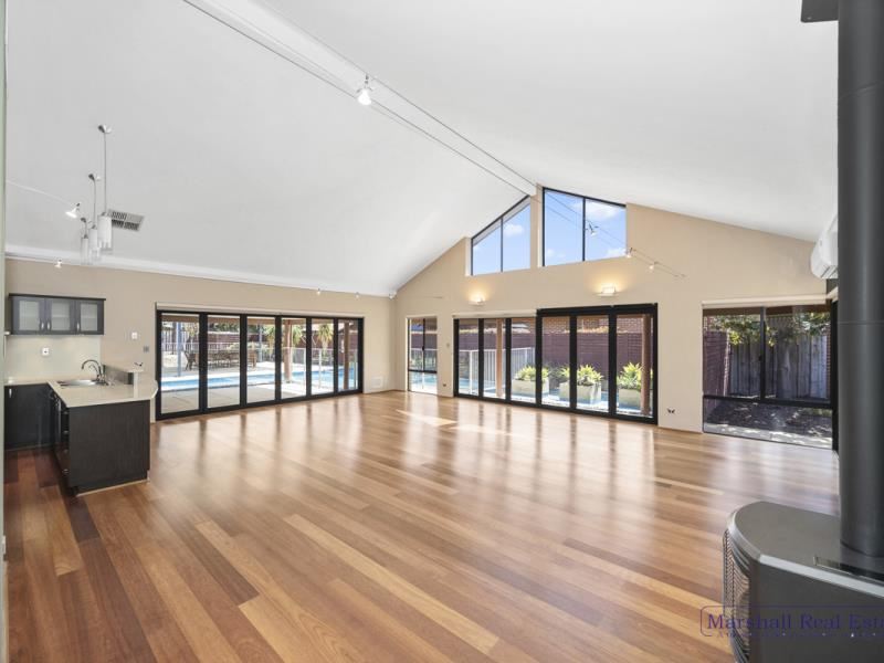 10 Crossland Avenue, Ellenbrook