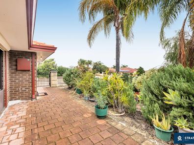 100 Apple Blossom Drive, Mirrabooka WA 6061