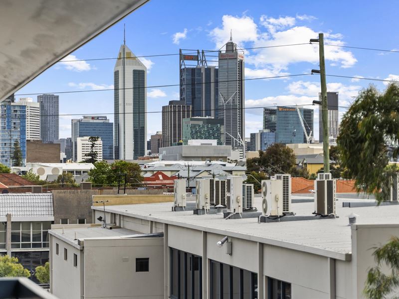 27/290 STIRLING STREET, Perth