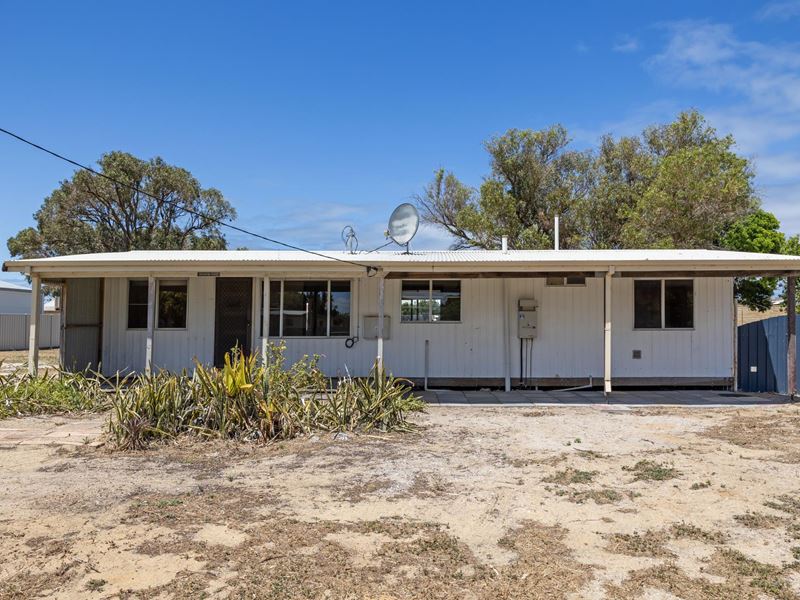 6 Read Street, Green Head WA 6514