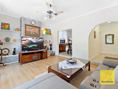 15 Pembury Road, Thornlie WA 6108
