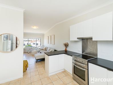 23/64 Stanley Street, Scarborough WA 6019