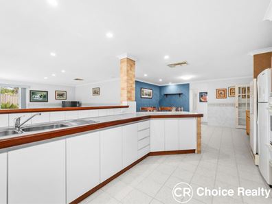 11 McCrae Pass, Canning Vale WA 6155