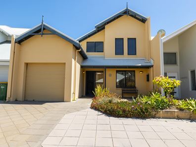 3/2 ROBERTSON ROAD, Ledge Point WA 6043