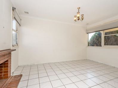 8 Zamia Street, Rangeway WA 6530