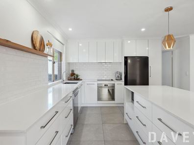 173B Twickenham Drive, Kingsley WA 6026