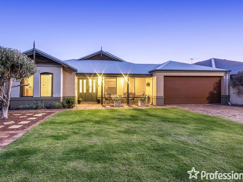 33 Gillings Parade, Wattle Grove