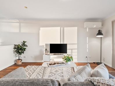 25 Toulon Circle, Mindarie WA 6030