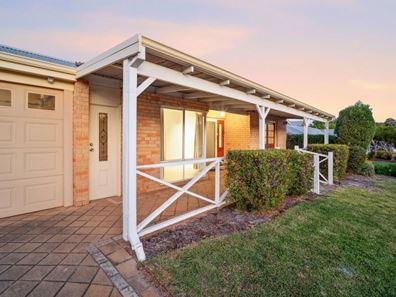 17 Simla Place, Caversham WA 6055