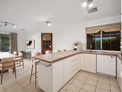 17 Simla Place, Caversham WA 6055
