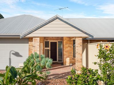 20 Zamia Loop, Wannanup WA 6210