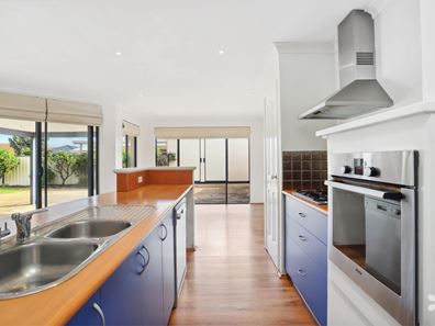 27 Beaumont Parkway, Success WA 6164