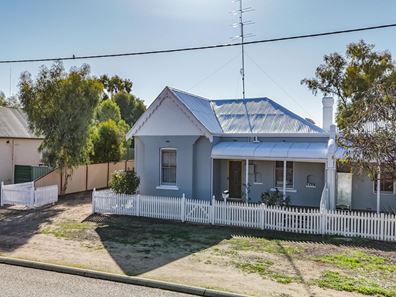 27 Charles Street, Northam WA 6401
