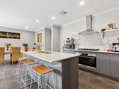 8 Glenworth Drive, Wellard WA 6170