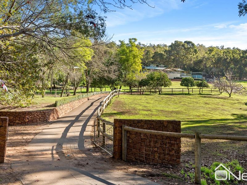 108 Urch Road, Roleystone WA 6111