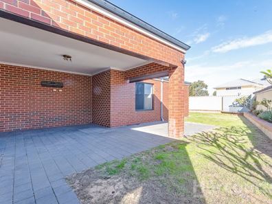 16 Beachwood Crescent, Butler WA 6036