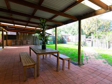 35 Padbury Road, Walkaway WA 6528