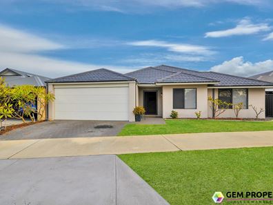 34 Bradley Street, Lakelands WA 6180