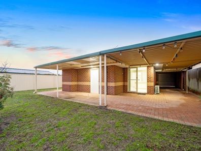 2B Eland Place, Marangaroo WA 6064