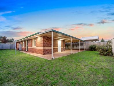 2B Eland Place, Marangaroo WA 6064