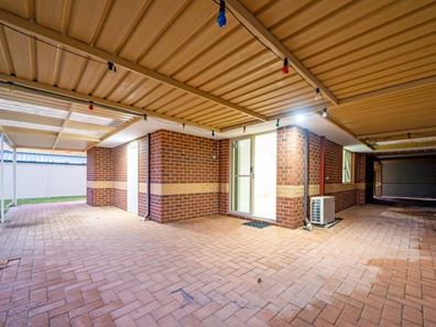 2B Eland Place, Marangaroo WA 6064